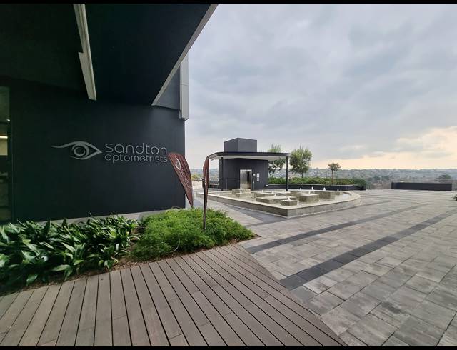 1,151M² OFFICE TO LET IN GLENADRIENNE